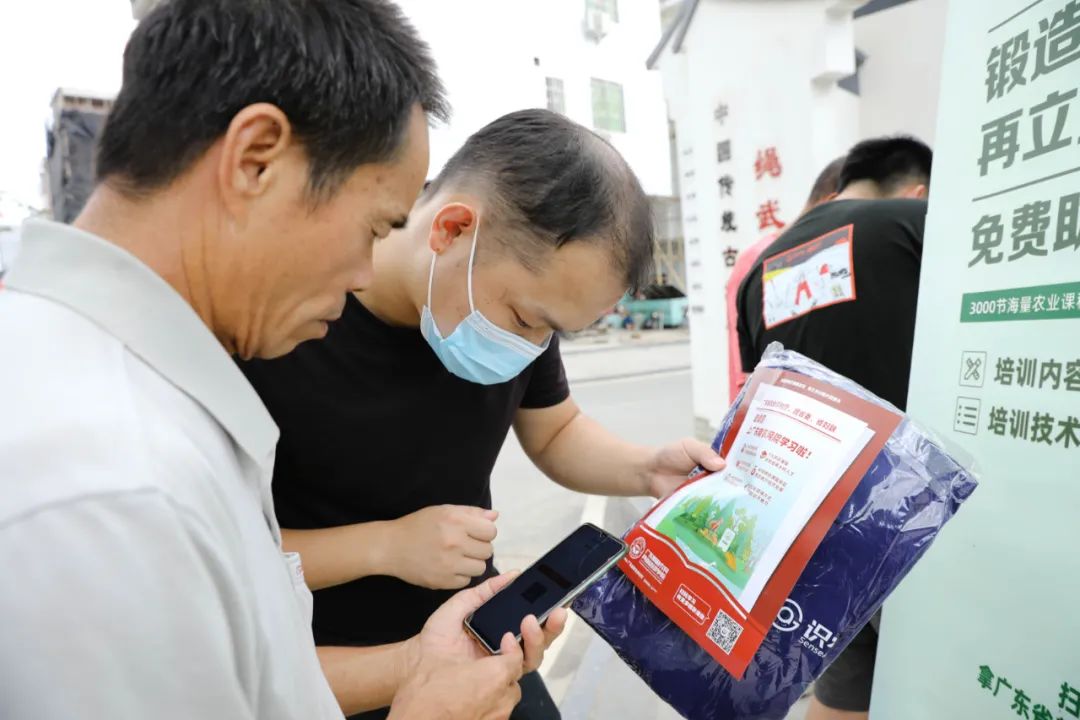 9d6fccd49e667579a81a2b7b644da939