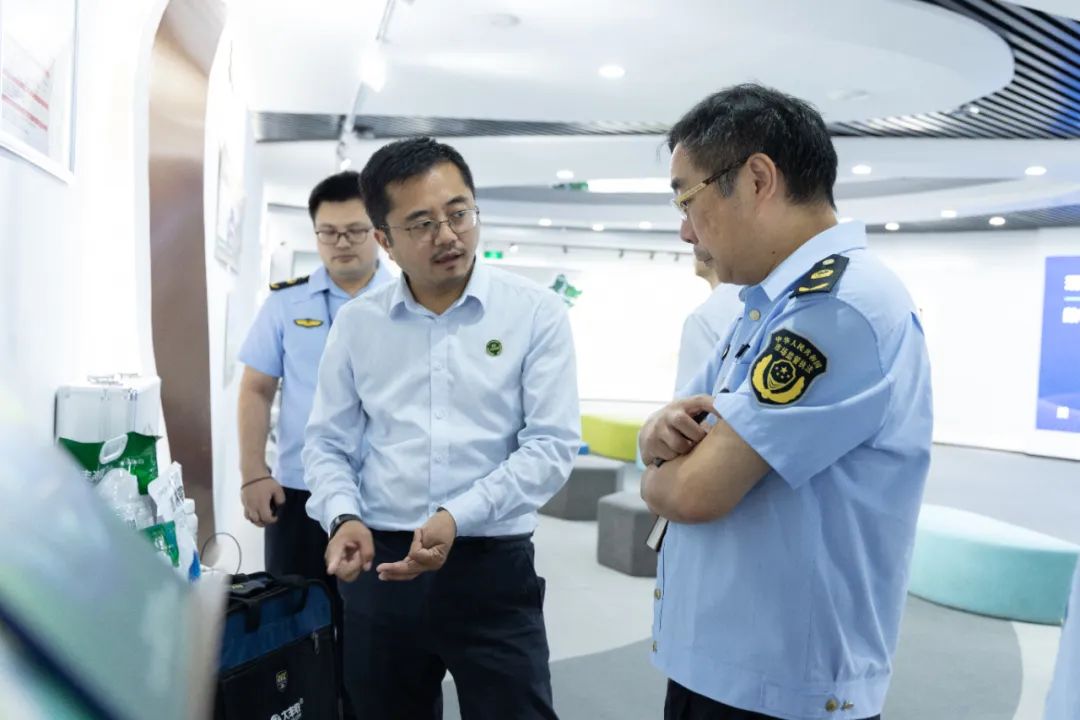 4b50028b03b2b1dccd6e3fefe0d95215