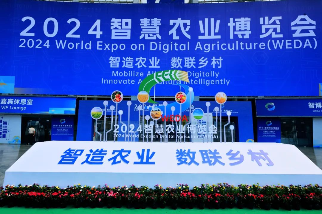 5716a582859cdcb2e7d3b56cf68740e9