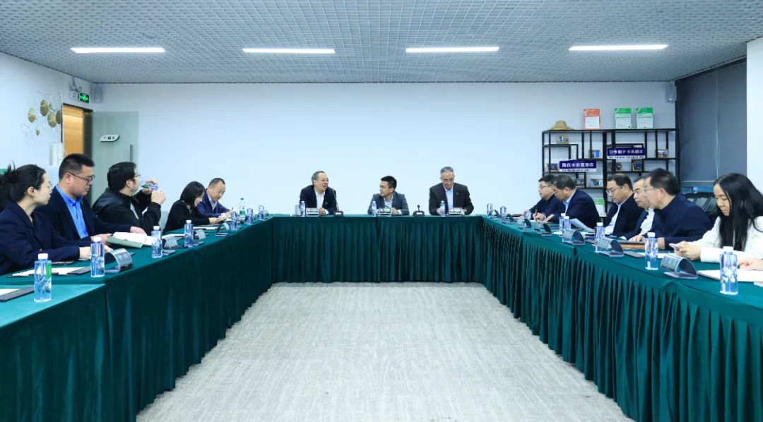 bf0820a4206f1ed5739de428561d1eeb